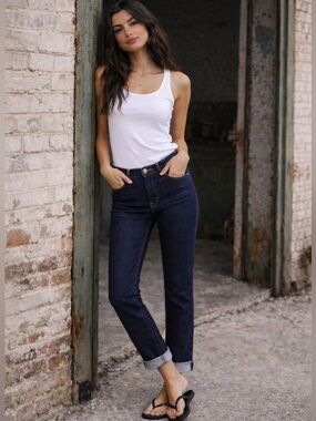 Imogene + Willie Slim Straight Jeans Sz 30 Dark
Indigo Mid Rise 33 Inseam Denim